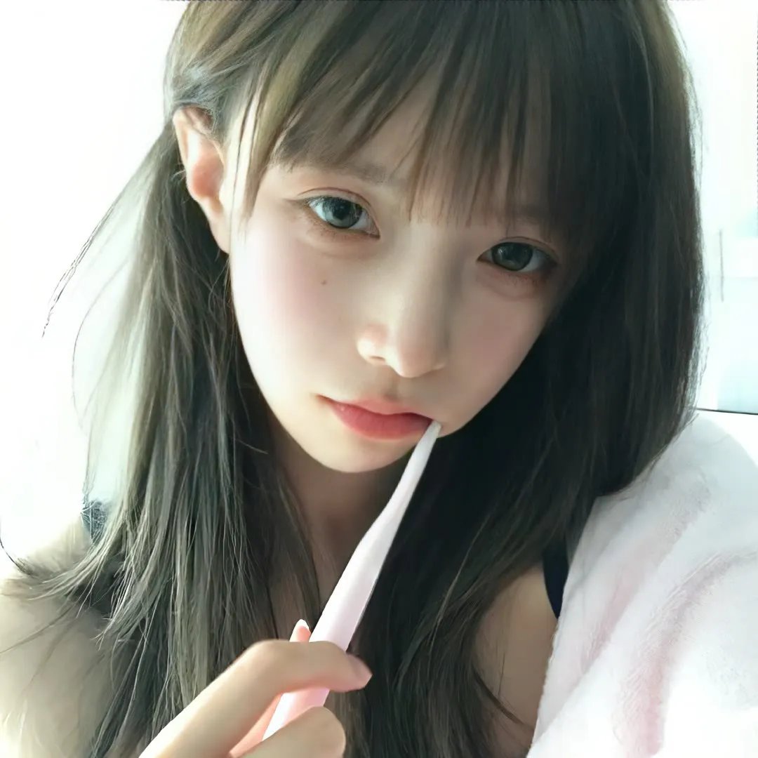蓝色嘴巴的脸